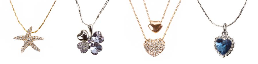 Christmas-shop-blog-image-finished-necklaces-beadsjar